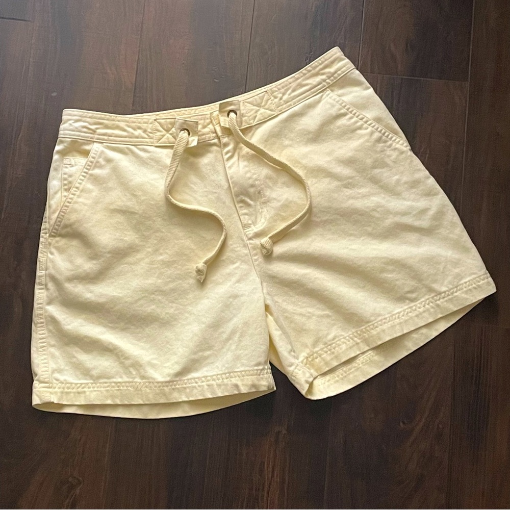 Vintage Women’s 
Cream
80’s 90’s
Shorts 
OP Sport
1980’s

Ocean Pacific
Sz 9/10